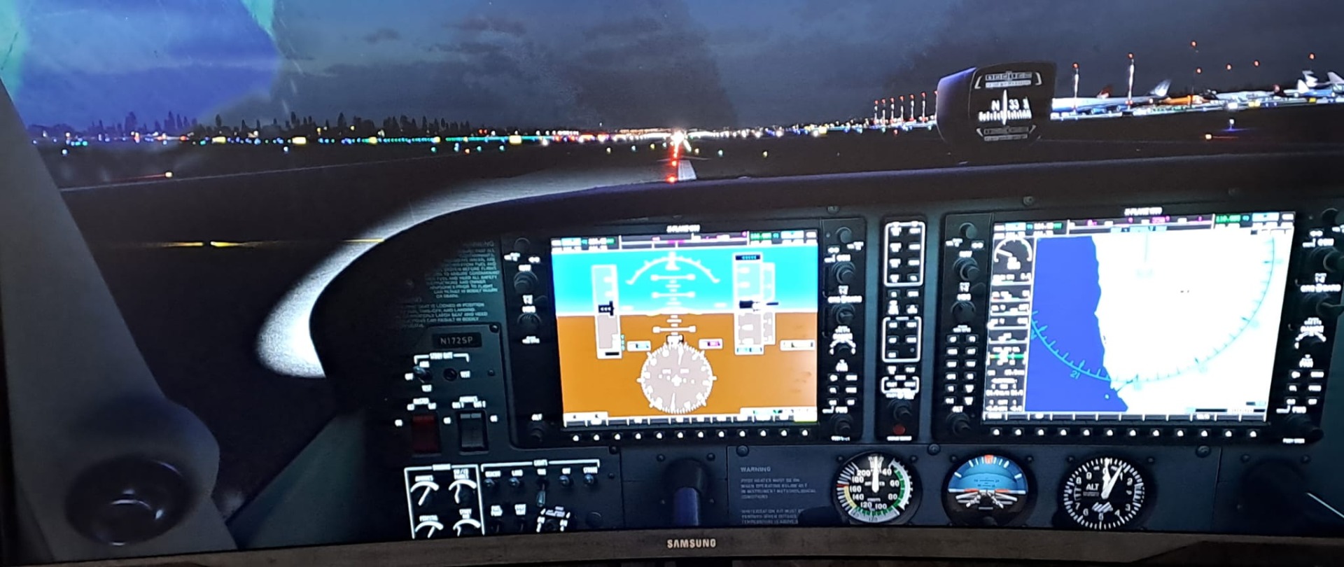 G1000